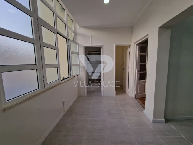 Apartamento T2 para Arrendamento em Campo de Ourique Foto 19