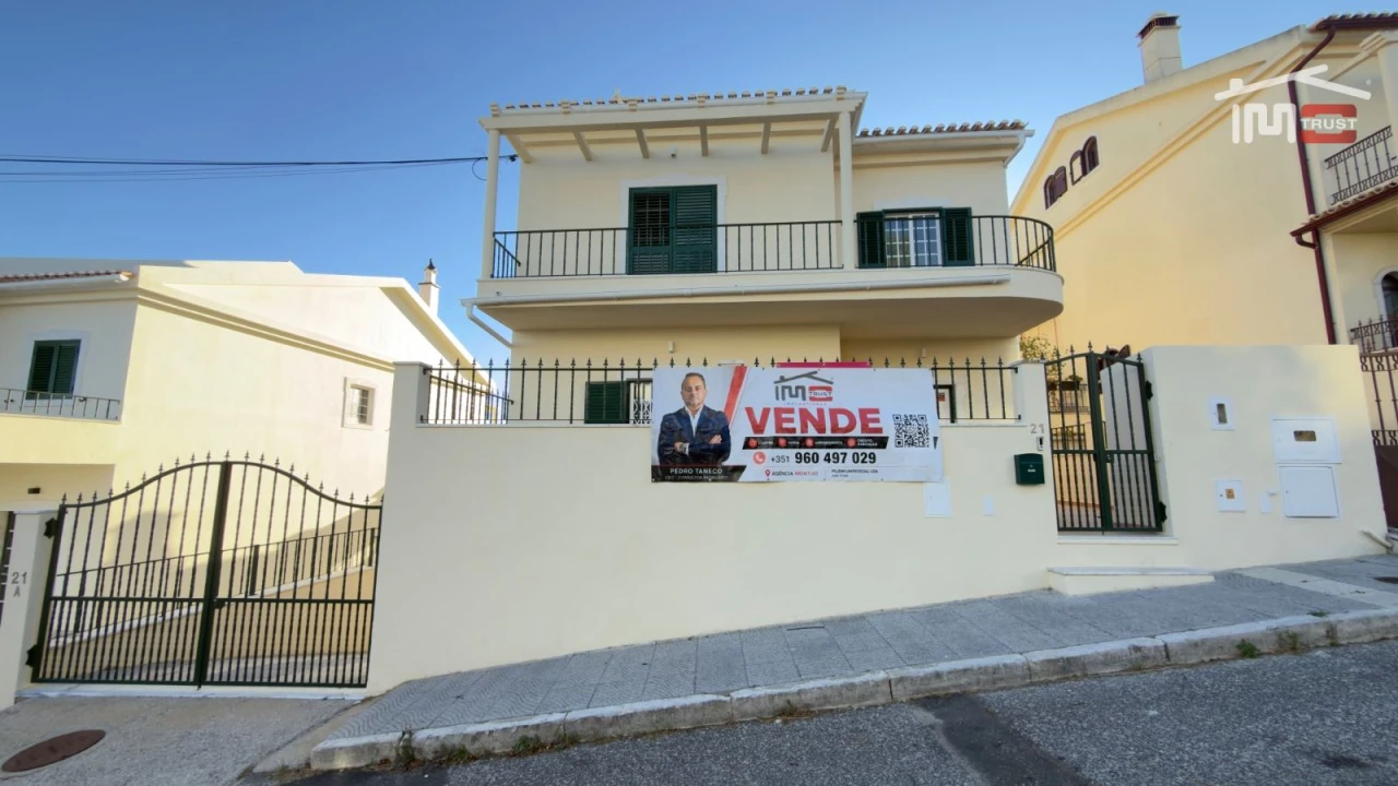 Moradia T3 para Venda em Alverca do Ribatejo e Sobralinho Foto 1