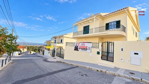 Moradia T3 para Venda em Alverca do Ribatejo e Sobralinho