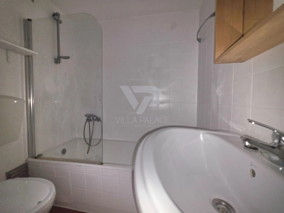 Apartamento T1 para Arrendamento em Campo de Ourique Foto 9