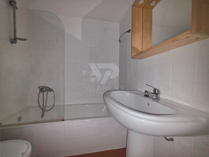 Apartamento T1 para Arrendamento em Campo de Ourique Foto 10