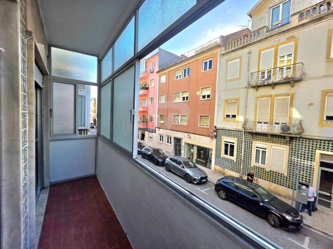 Apartamento T1 para Arrendamento em Campo de Ourique Foto 8