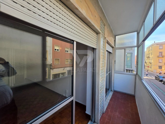Apartamento T1 para Arrendamento em Campo de Ourique Foto 7