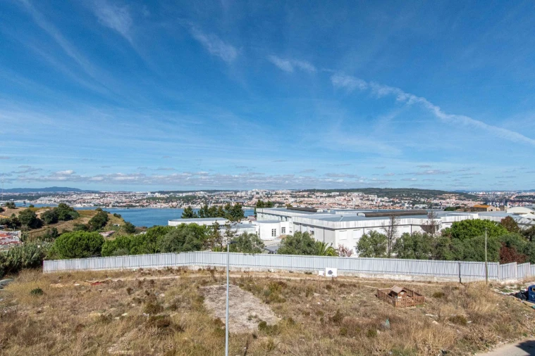 Apartamento T3 para Venda em Caparica e Trafaria Foto 23