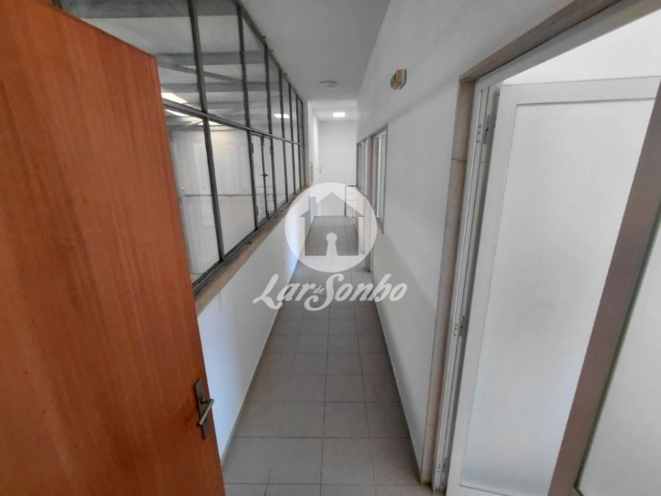 Armazém para Arrendamento em Pousa Foto 4