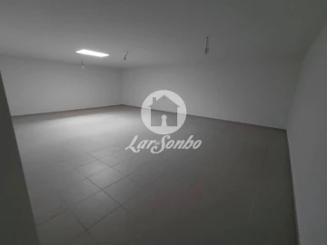 Armazém para Arrendamento em Pousa
