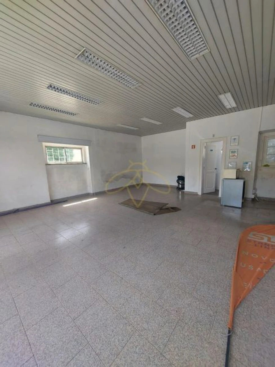 Loja para Arrendamento em Carcavelos e Parede Foto 3