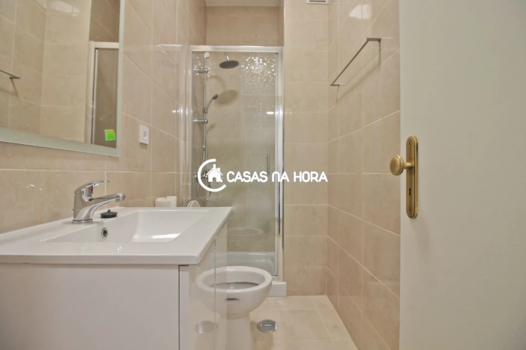 Apartamento T0 para Venda em Cedofeita, Santo Ildefonso, Sé, Miragaia, São Nicolau e Vitória Foto 5