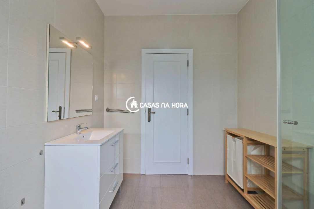 Apartamento T1 para Venda em Cidade da Maia Foto 8