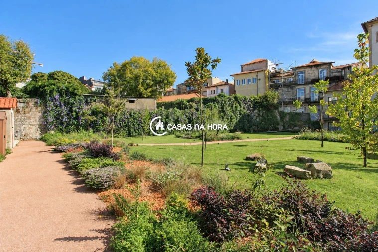 Apartamento T2 para Arrendamento em Cedofeita, Santo Ildefonso, Sé, Miragaia, São Nicolau e Vitória Foto 27