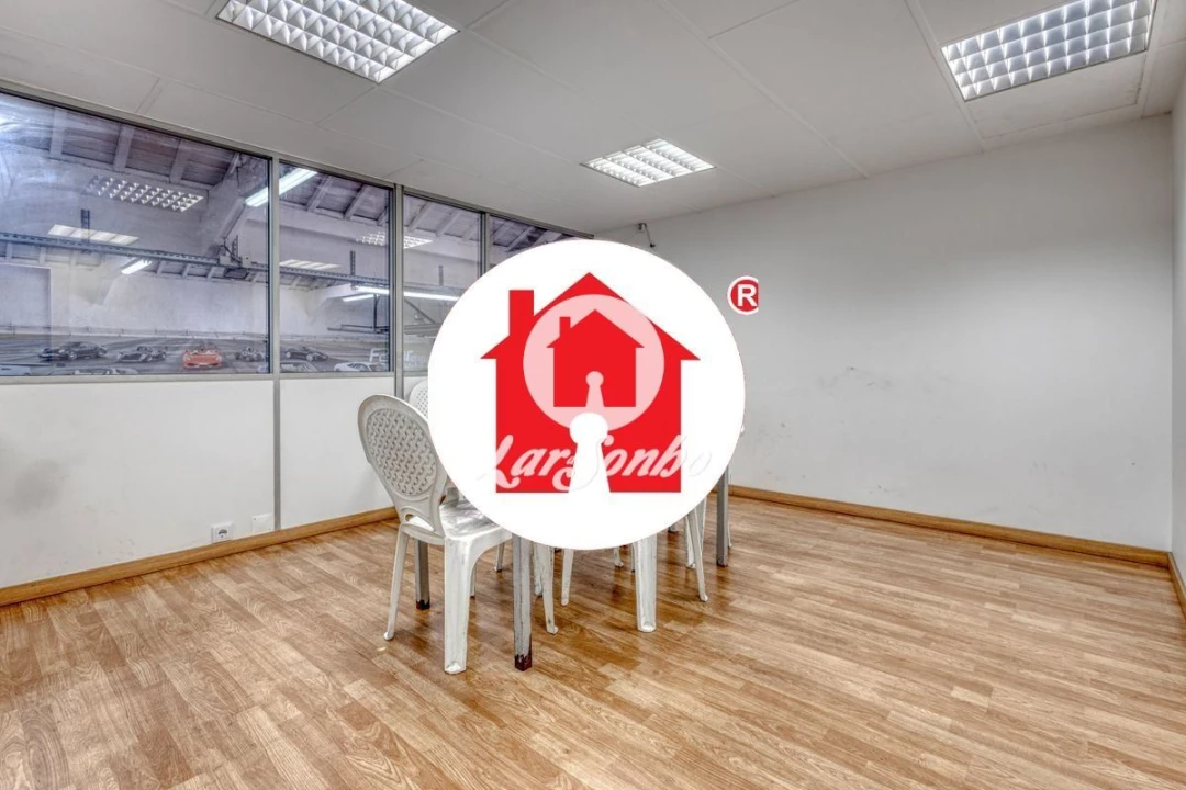 Armazém para Venda em Campanhã Foto 4