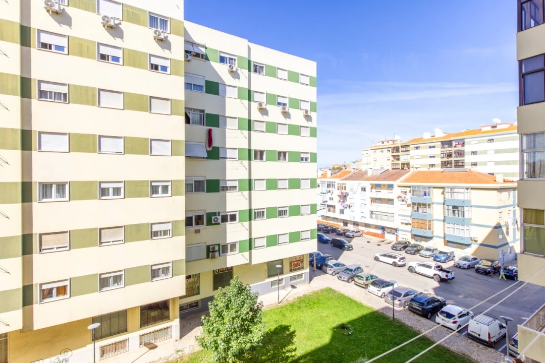 Apartamento T3 para Venda em Amora Foto 1