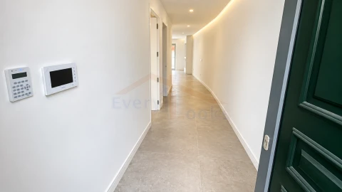 Moradia T4 para Venda em Ferrel
