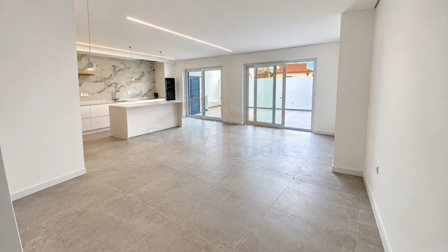 Moradia T4 para Venda em Ferrel