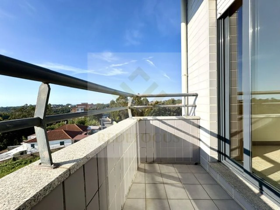 Apartamento T3 para Venda em Paços de Brandão Foto 12