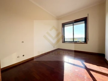 Apartamento T3 para Venda em Paços de Brandão