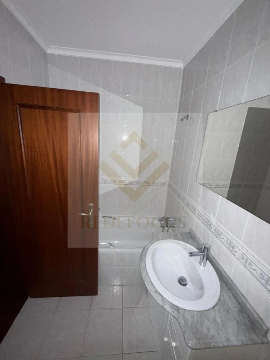 Apartamento T3 para Venda em Paços de Brandão Foto 14