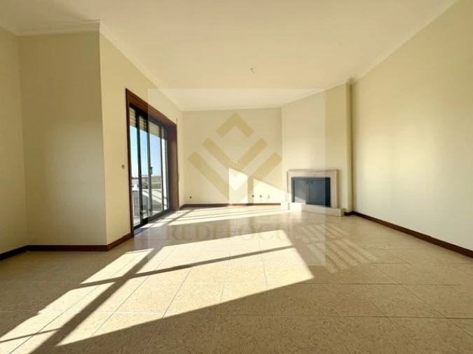 Apartamento T3 para Venda em Paços de Brandão Foto 6