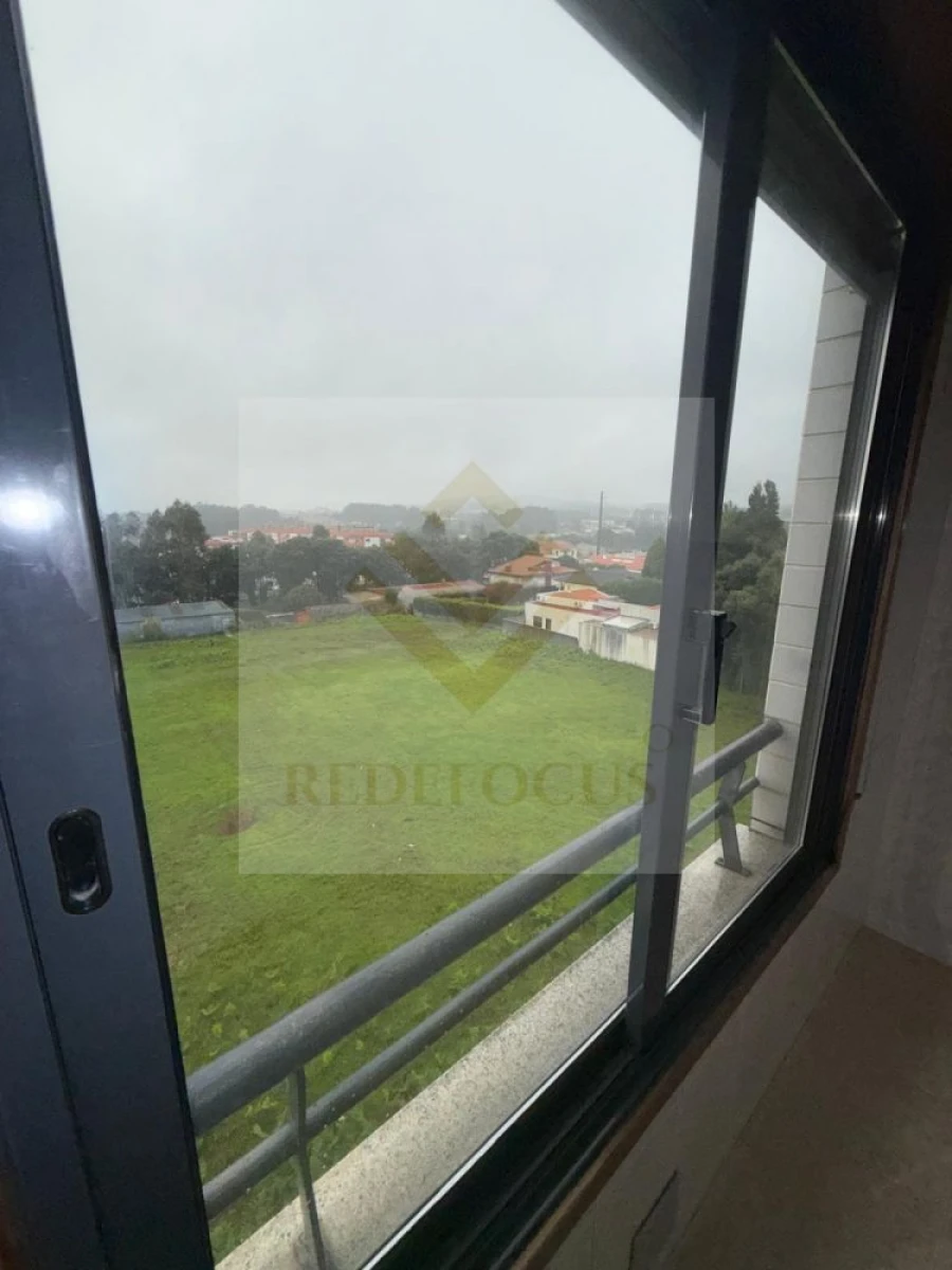 Apartamento T3 para Venda em Paços de Brandão Foto 9