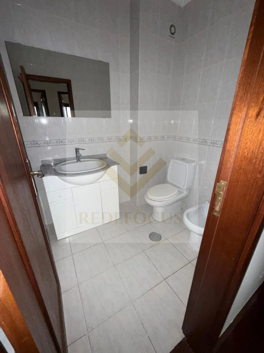 Apartamento T3 para Venda em Paços de Brandão Foto 13