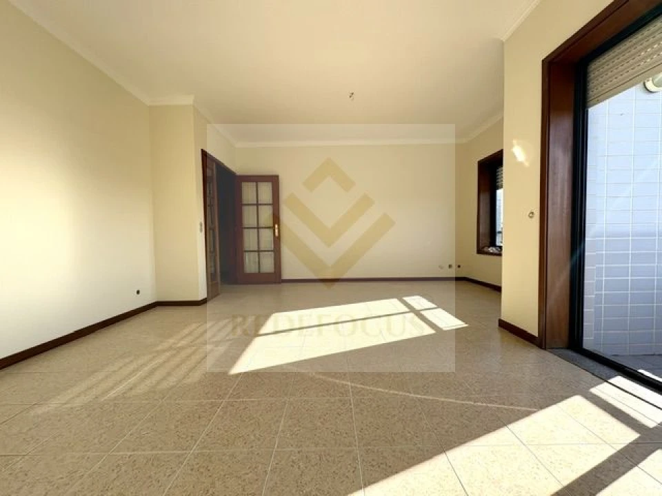 Apartamento T3 para Venda em Paços de Brandão Foto 7