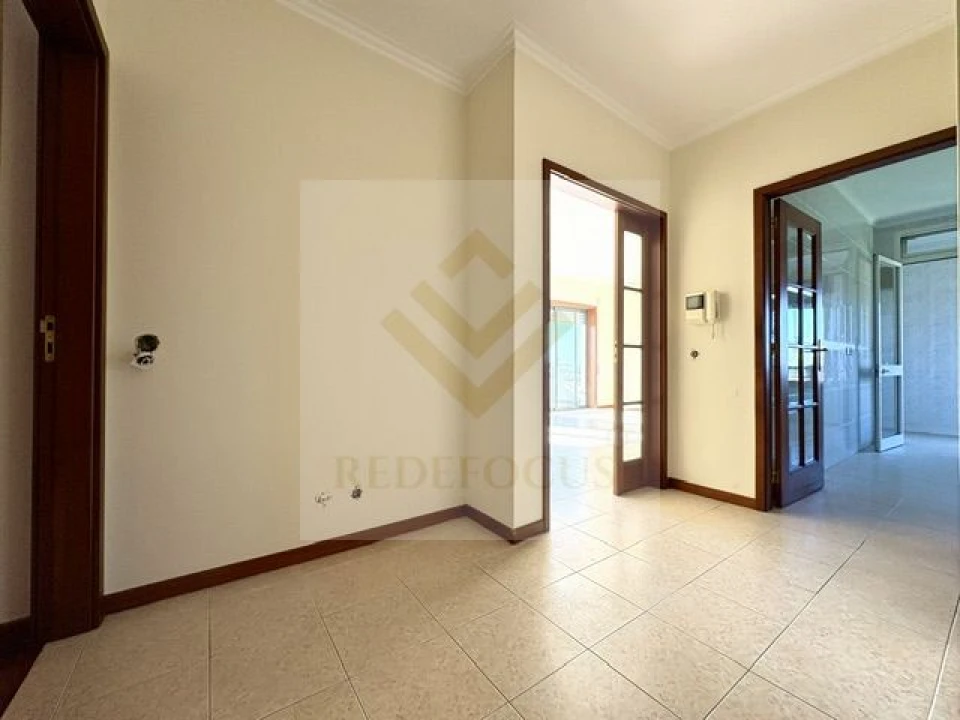 Apartamento T3 para Venda em Paços de Brandão Foto 3
