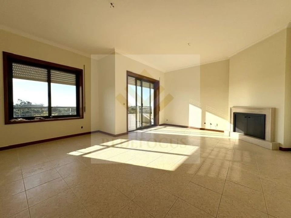 Apartamento T3 para Venda em Paços de Brandão Foto 4