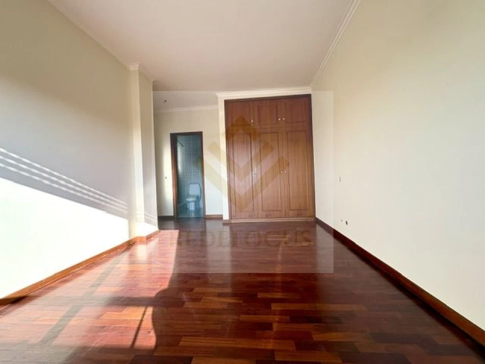 Apartamento T3 para Venda em Paços de Brandão Foto 28