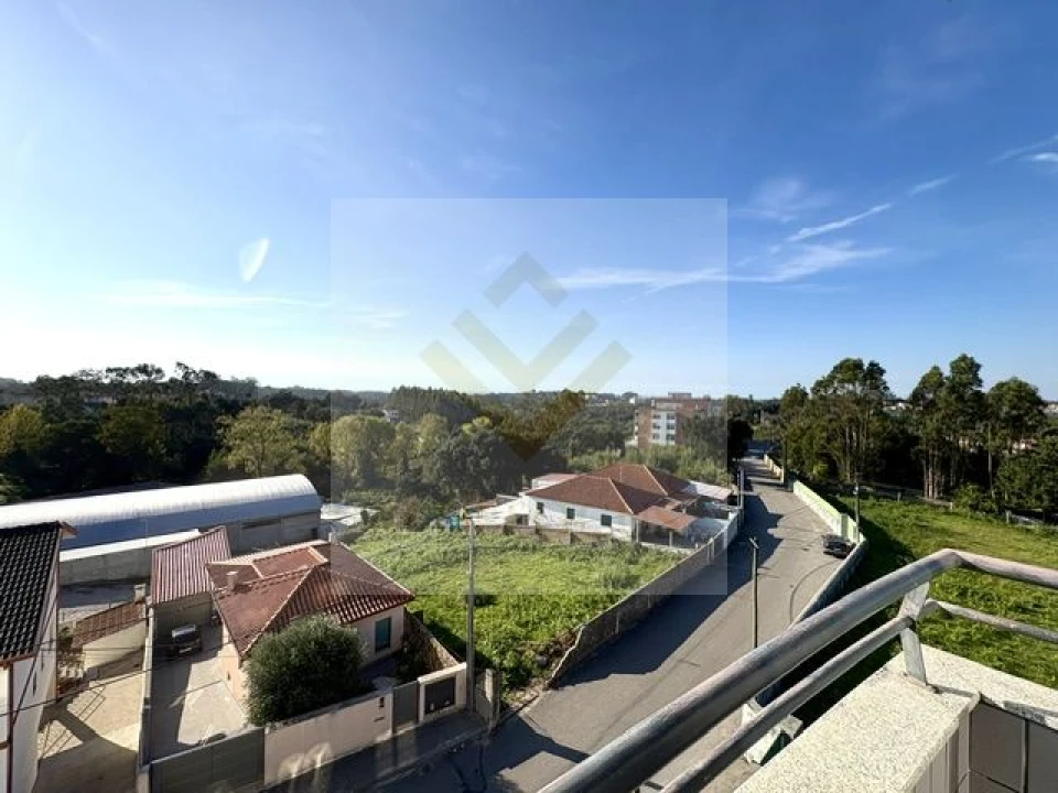 Apartamento T3 para Venda em Paços de Brandão Foto 10