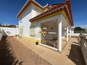 Moradia T3 para Venda em Porto Santo