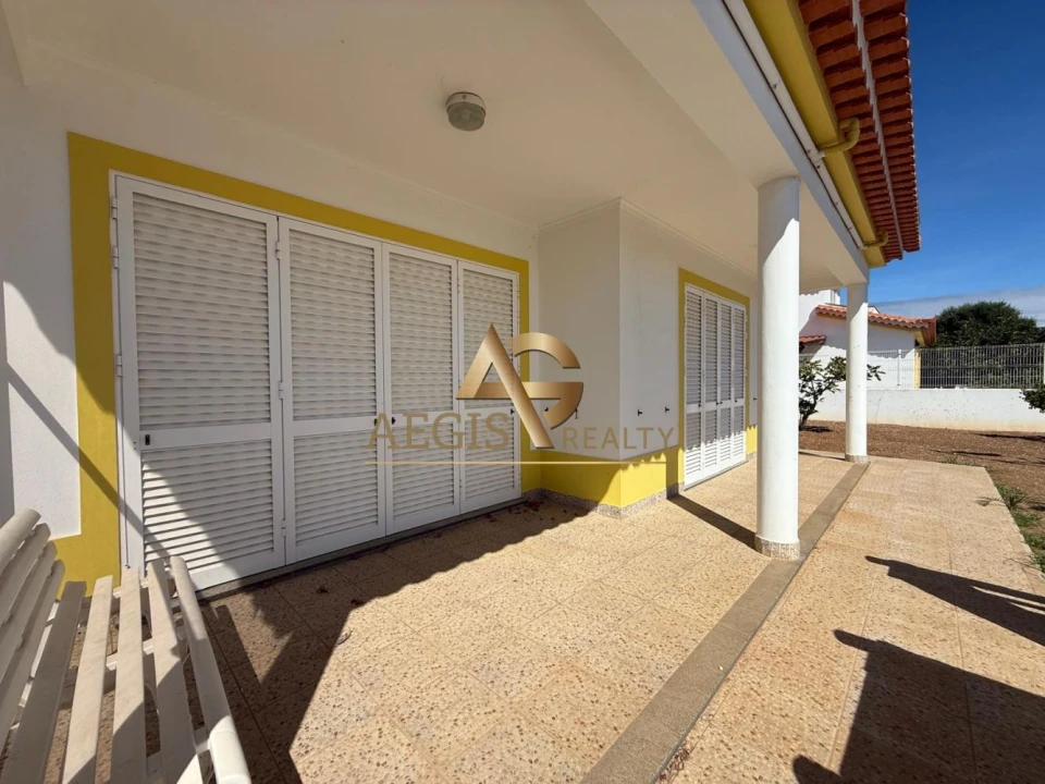 Moradia T3 para Venda em Porto Santo Foto 8