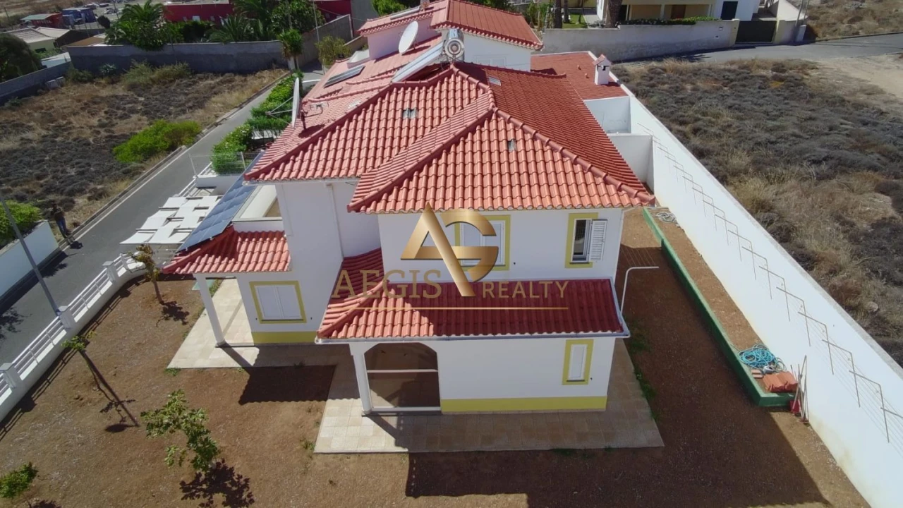 Moradia T3 para Venda em Porto Santo Foto 38