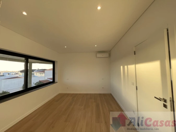 Apartamento T1 para Venda em Esmoriz Foto 19