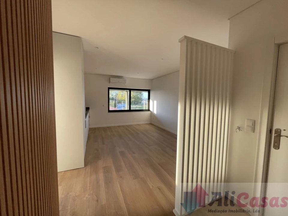 Apartamento T1 para Venda em Esmoriz Foto 8