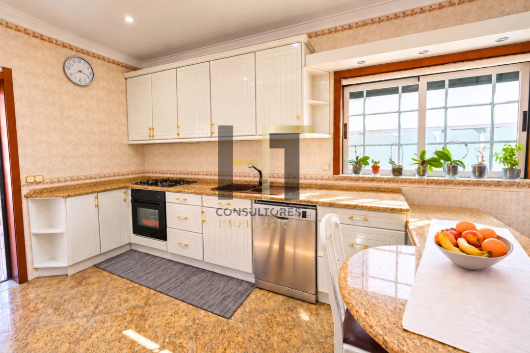 Apartamento T3 para Venda em Castêlo da Maia Foto 3