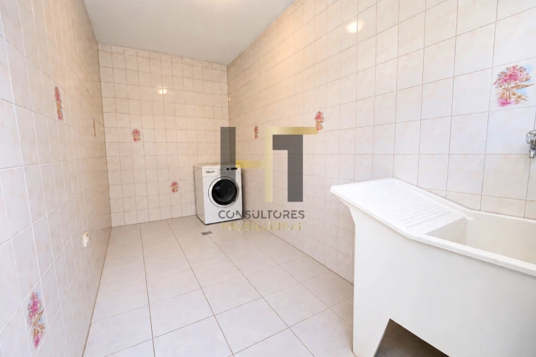 Apartamento T3 para Venda em Castêlo da Maia Foto 28