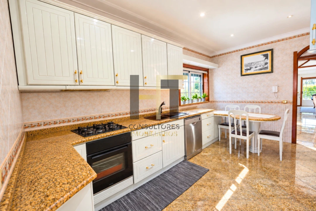Apartamento T3 para Venda em Castêlo da Maia Foto 2