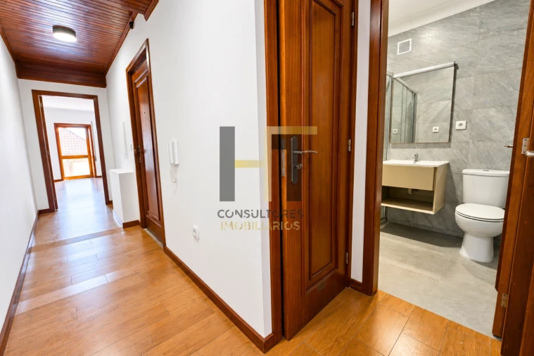 Apartamento T1 para Venda em Campanhã Foto 17