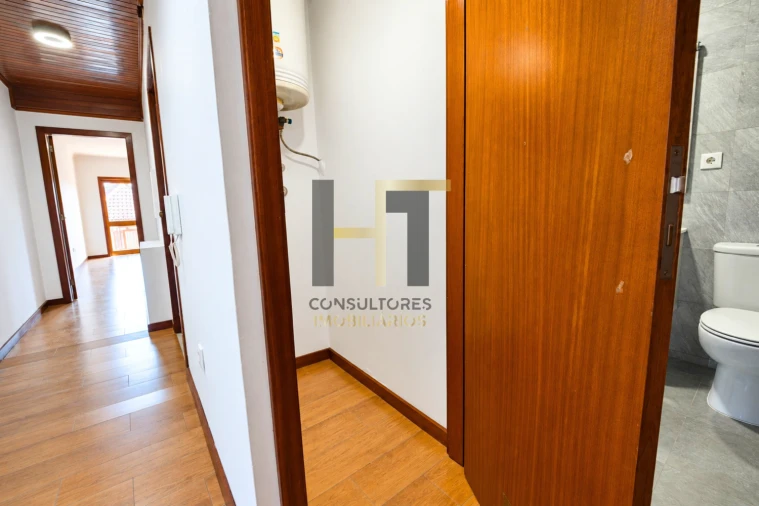 Apartamento T1 para Venda em Campanhã Foto 18