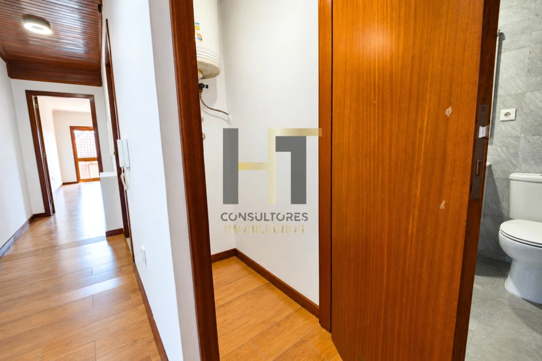 Apartamento T1 para Venda em Campanhã Foto 18