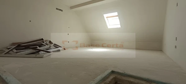 Apartamento T5 para Venda em Corroios