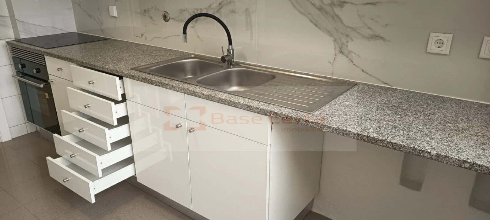 Apartamento T3 para Venda em Laranjeiro e Feijó Foto 1