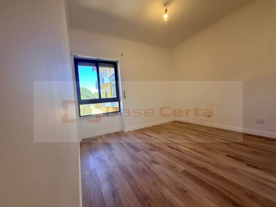 Apartamento T3 para Venda em Laranjeiro e Feijó Foto 20