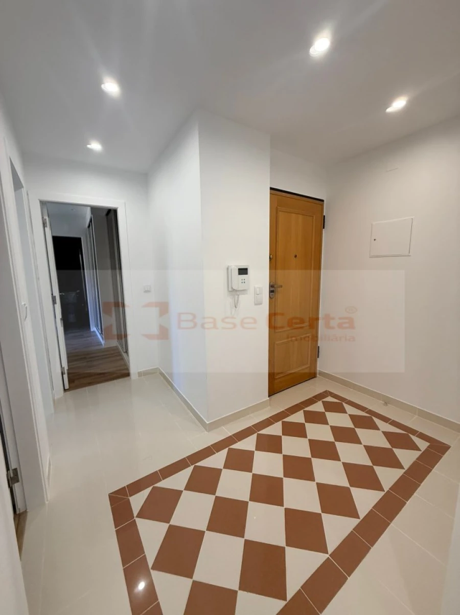 Apartamento T3 para Venda em Laranjeiro e Feijó Foto 3