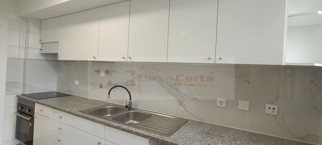 Apartamento T3 para Venda em Laranjeiro e Feijó Foto 2