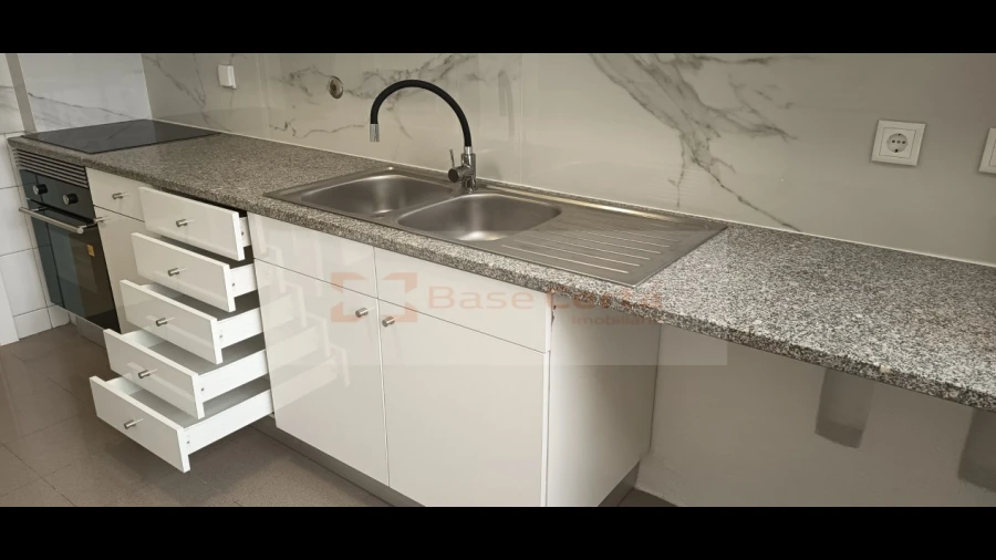 Apartamento T3 para Venda em Laranjeiro e Feijó