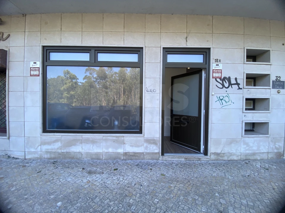 Apartamento T1 para Venda em Rio de Mouro Foto 1