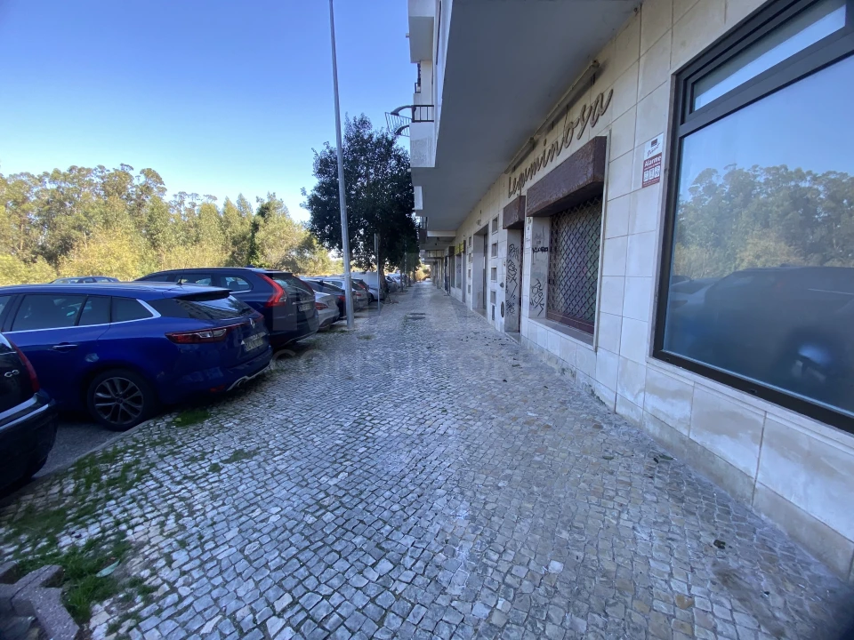 Apartamento T1 para Venda em Rio de Mouro Foto 7