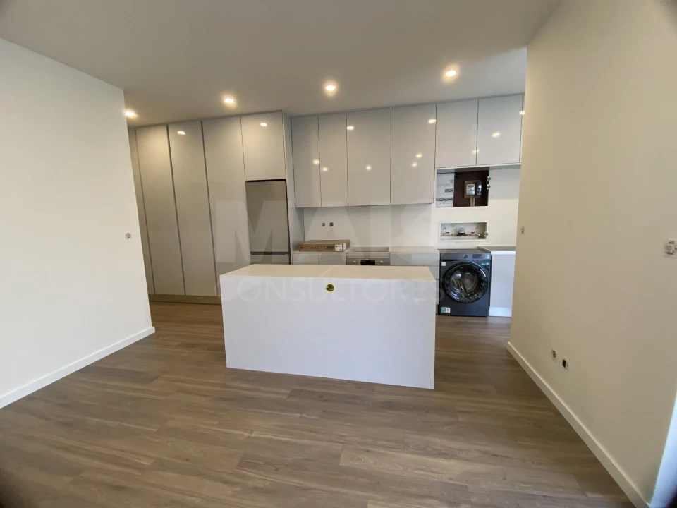 Apartamento T1 para Venda em Rio de Mouro Foto 2
