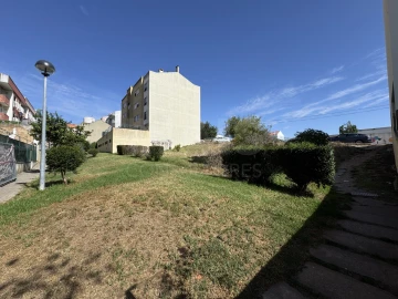 Terreno para Venda em Encosta do Sol